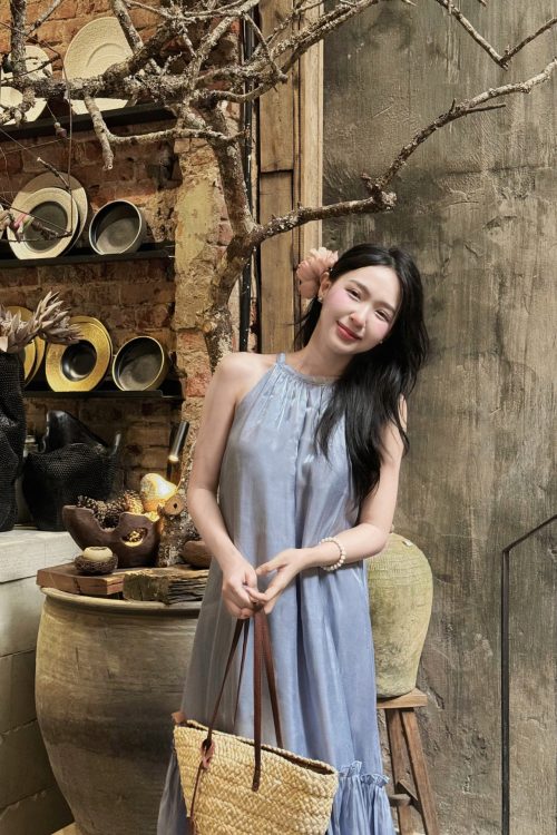 Váy Đầm Cổ Yếm - Ánh Diễm