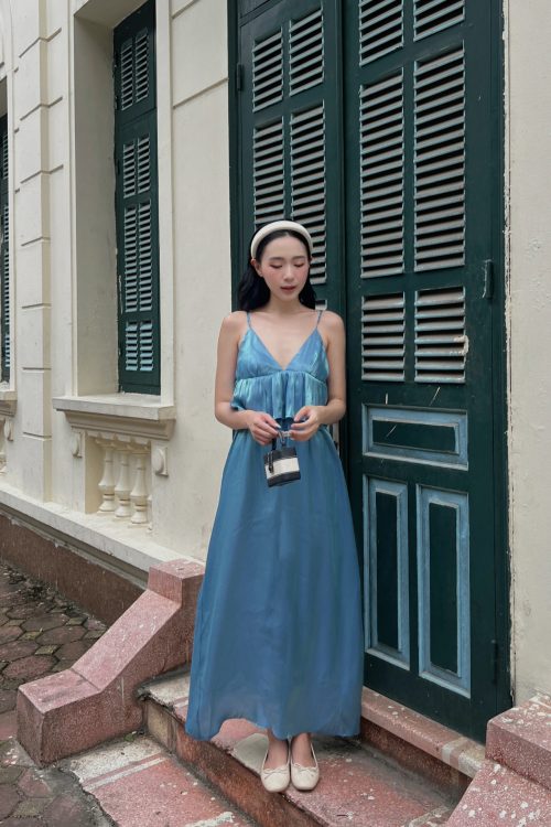 Váy Đầm Cổ V Cut Out Lưng Cách Điệu