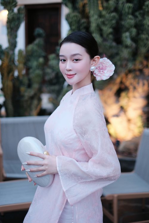 Áo Dài Diễm Châu Màu Hồng Cổ Trụ