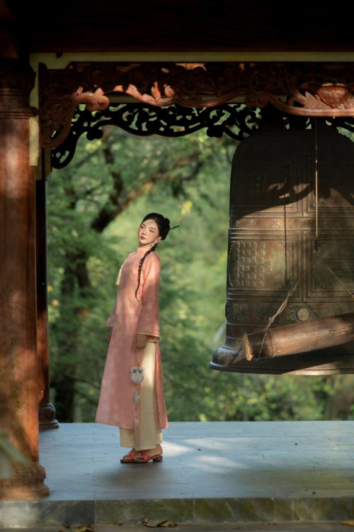 Áo Dài Hồng Vân