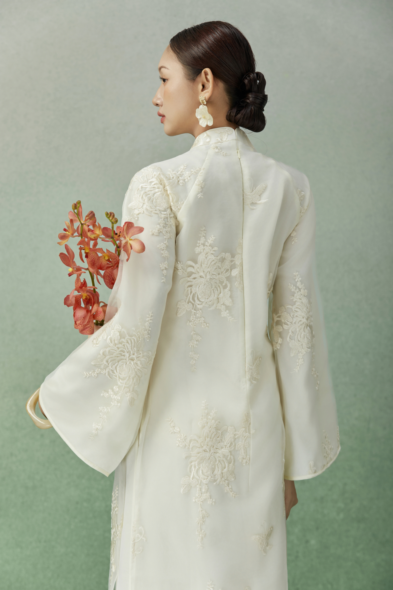 Áo Dài Bạch Cúc Tâm