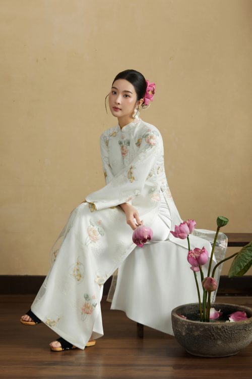Áo Dài Bạch Liên Cổ Truyền Thống